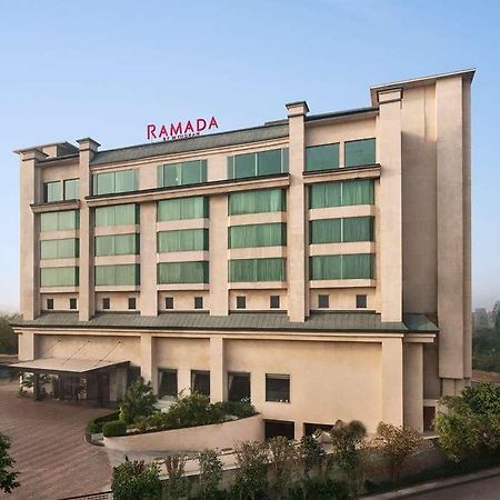 Ramada By Wyndham New Delhi Pitampura Hotel Kültér fotó