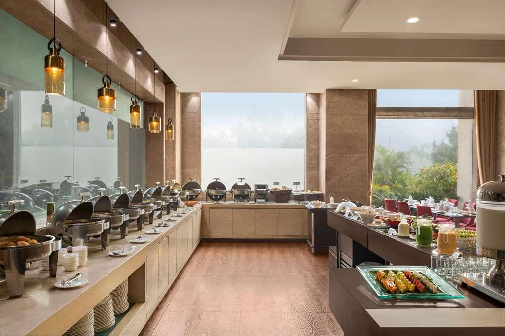 Ramada By Wyndham New Delhi Pitampura Hotel Étterem fotó