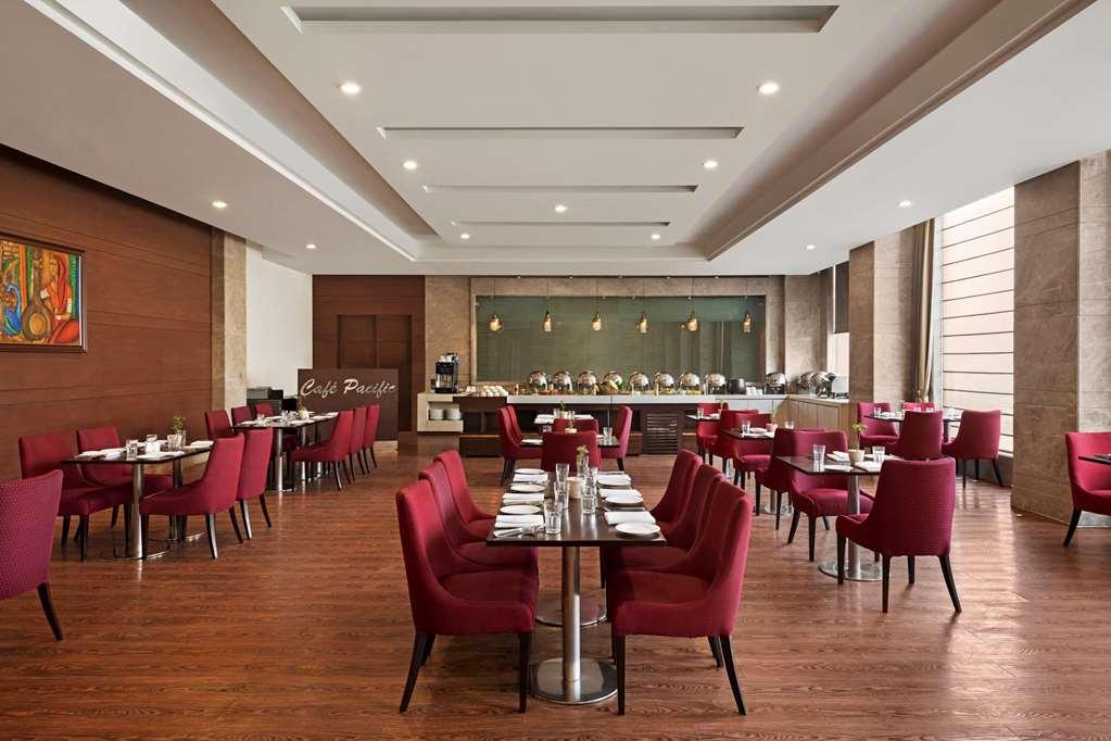 Ramada By Wyndham New Delhi Pitampura Hotel Étterem fotó