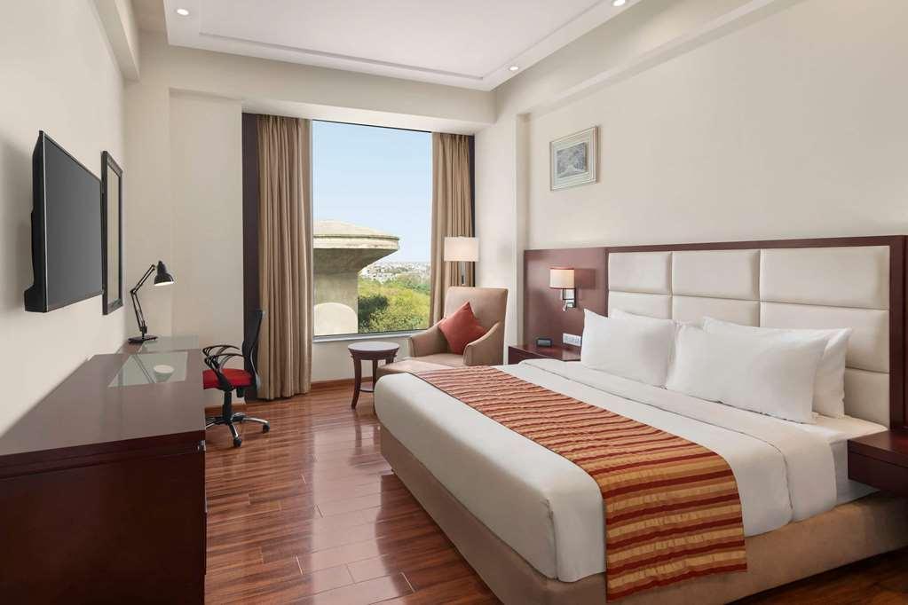 Ramada By Wyndham New Delhi Pitampura Hotel Szoba fotó