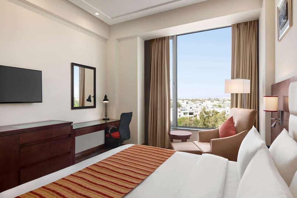 Ramada By Wyndham New Delhi Pitampura Hotel Szoba fotó